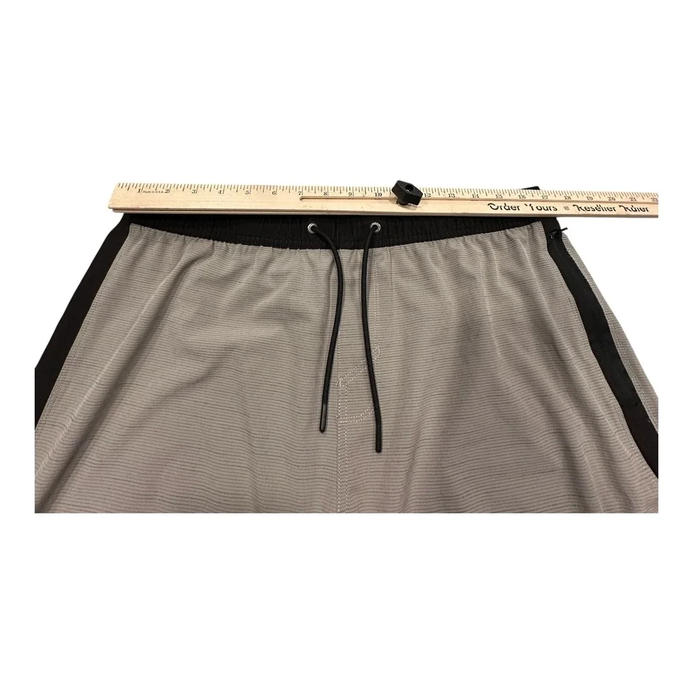 Vuori Kore Shorts Mens Size XL Stretch Drawstring Performance Lined v390 - Picture 7 of 13